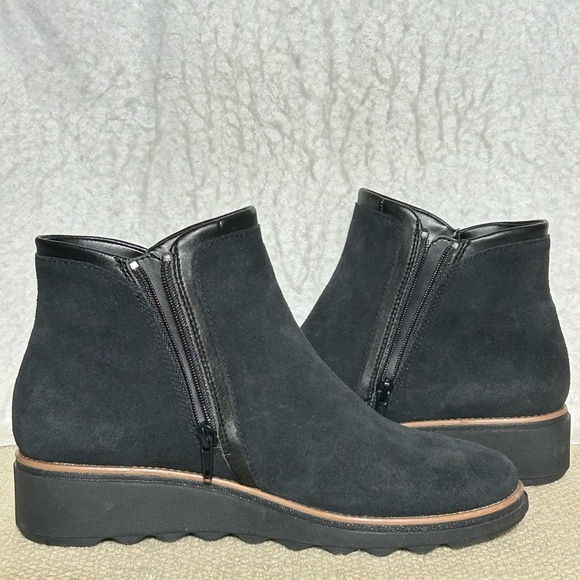 Clarks Womens Black Suede Sharon Heights Side Zip Ankle Booties Boots SZ 8.5 - Picture 6 of 11